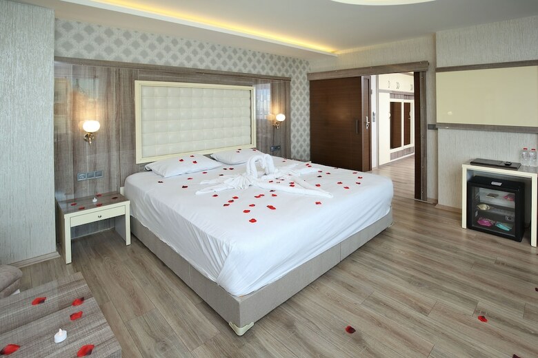 Ta?k�pr� Hotel