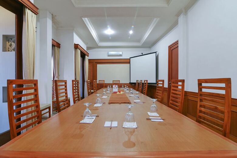 Hostal Oyo 190 Bsb Hotel
