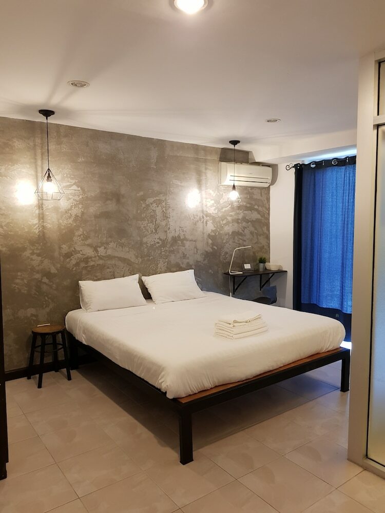 Hi Karon Beach Hotel