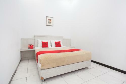 Hotel Reddoorz Near Terminal Arjosari