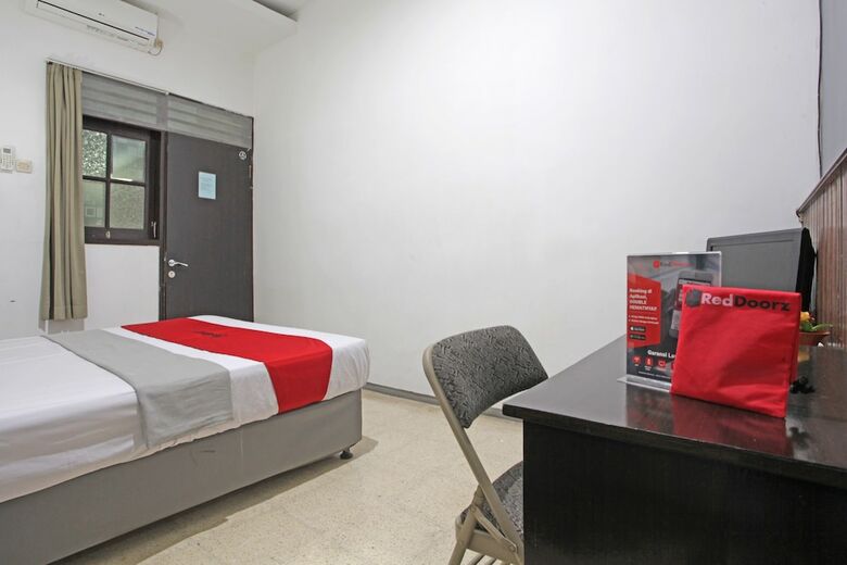 Hotel Reddoorz @ Soekarno Hatta 2