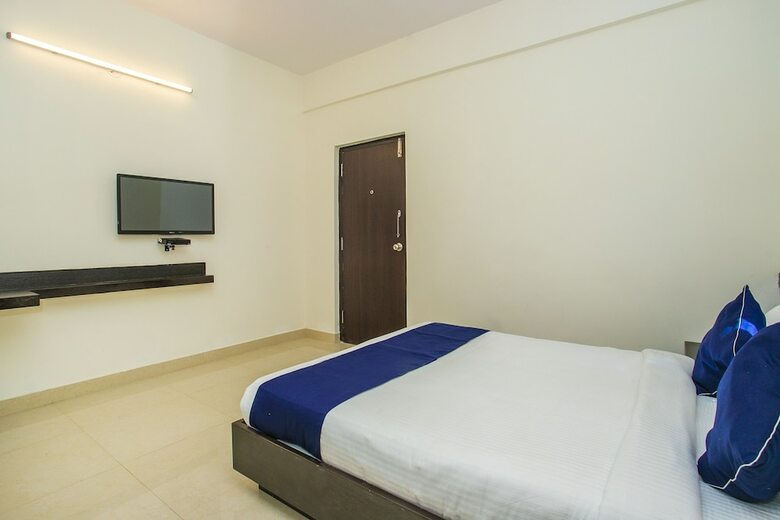 Hotel Oyo 20026 Silverkey Rr Nagar