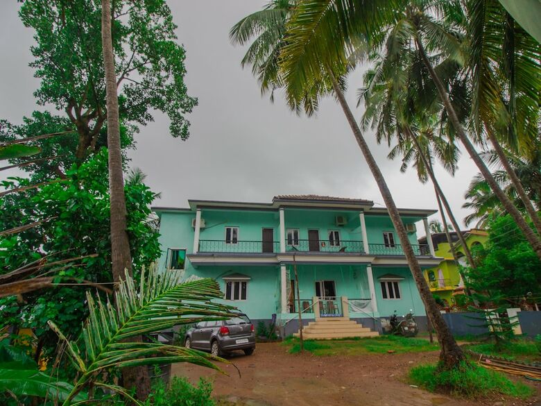 Hotel Oyo 15912 Home Field View 1bhk Mapusa