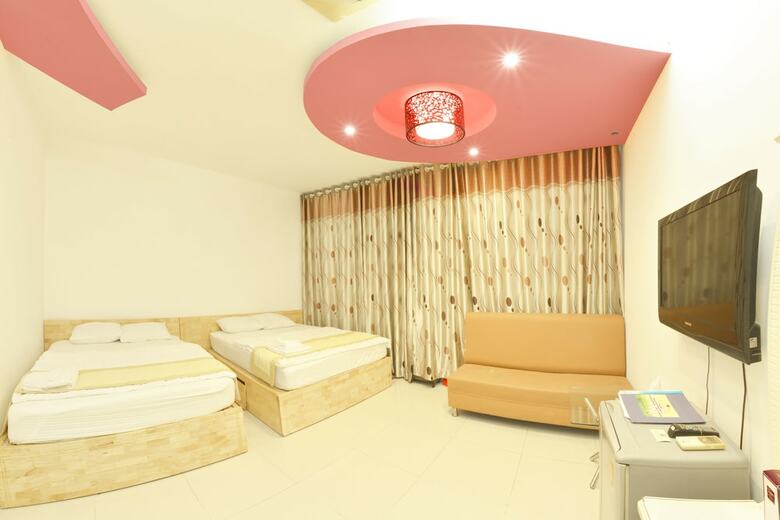 Hostal My Friends Hotel - Hostel