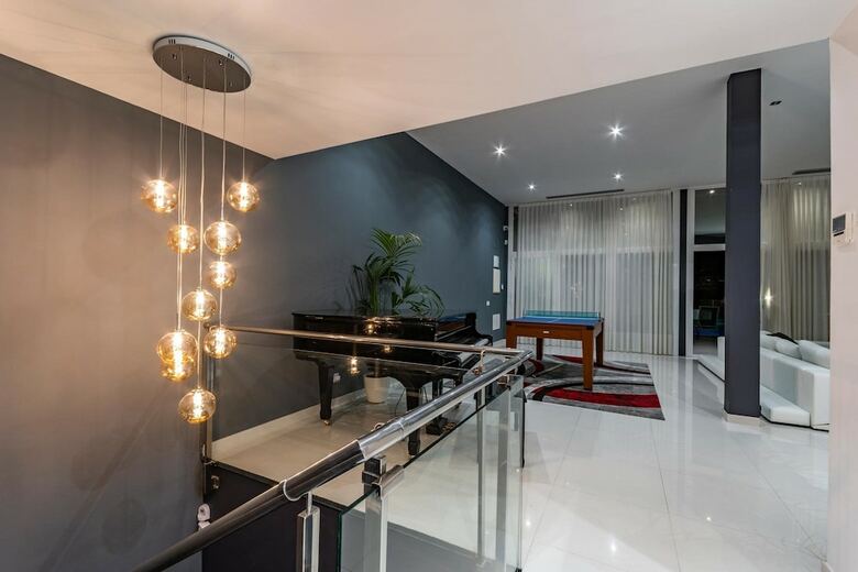 Luxurious Villamarly I