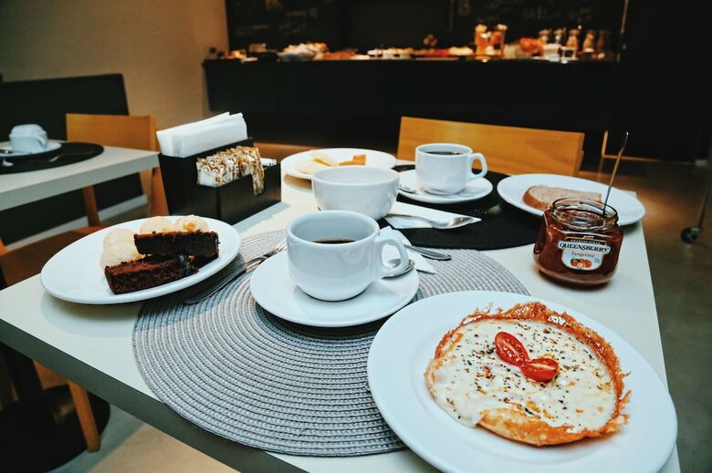 Hotel B�