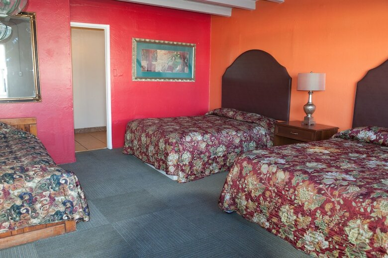 Motel 8 Plus