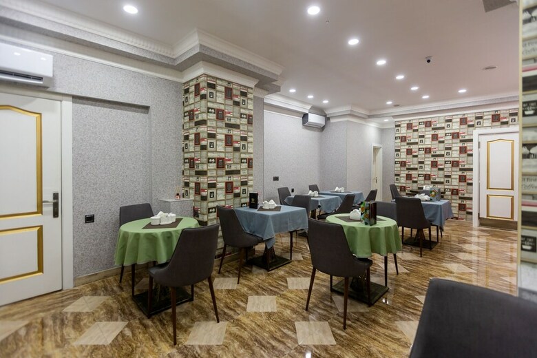 Baku City Hotel