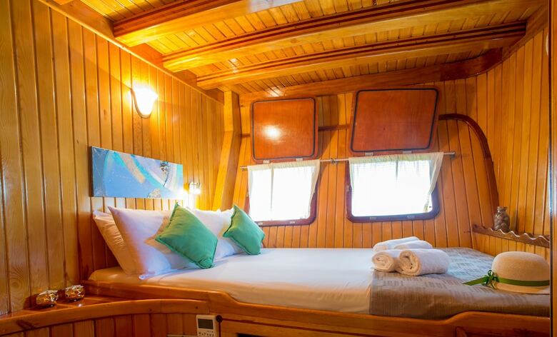 Hotel Dm Yachting - 7 Night Cruise Sun-sun