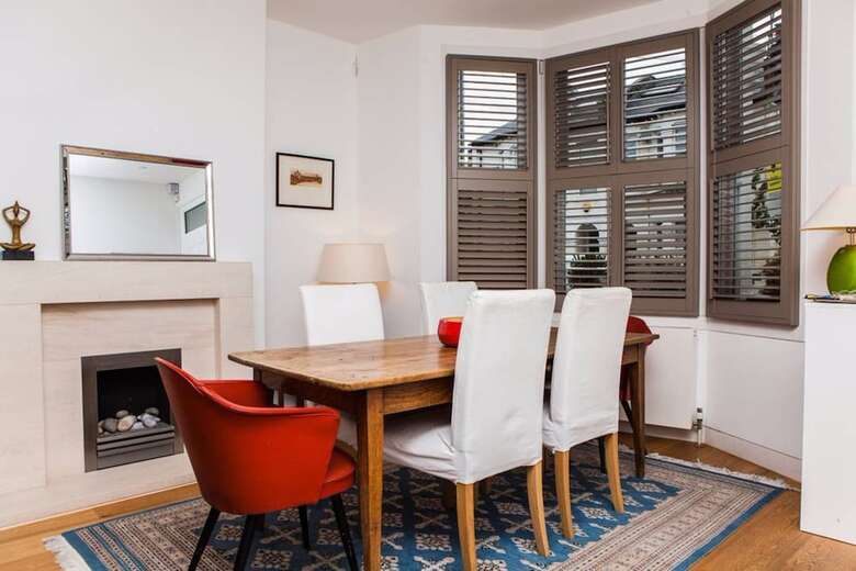 4 Bedroom Home In Sands End
