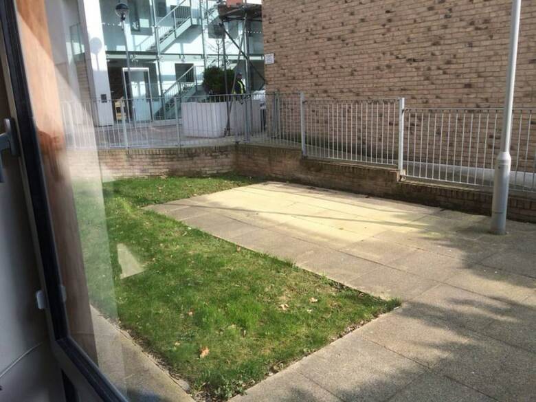 2 Bedroom Apartment Near The Oval Sleeps 4