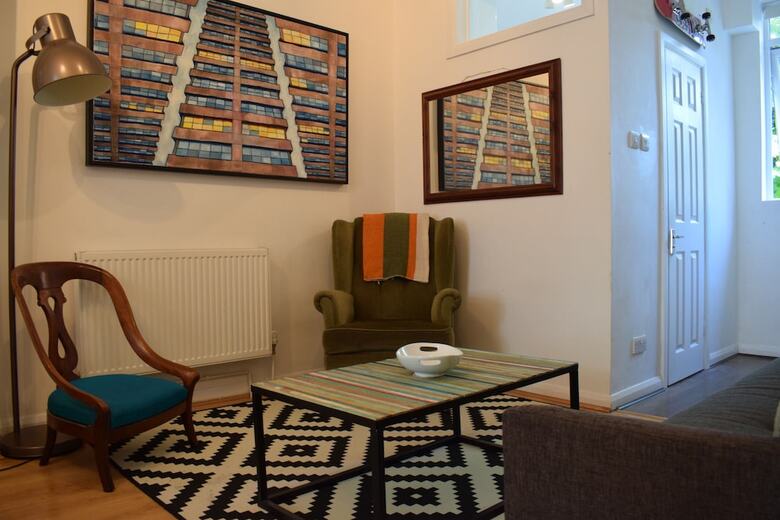 Apartamentos Beautiful, Bright 1-bedroom Home With Garden