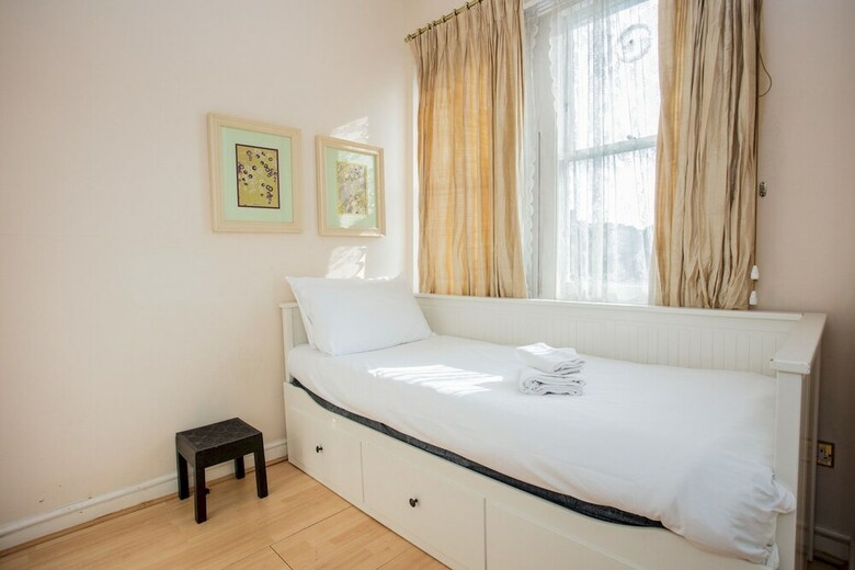 Lovely 2 Bedroom Apartment Near Hyde Park