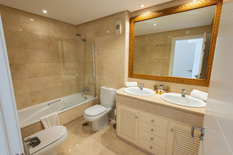 Apartamentos Puerto Ban�s Sea Front