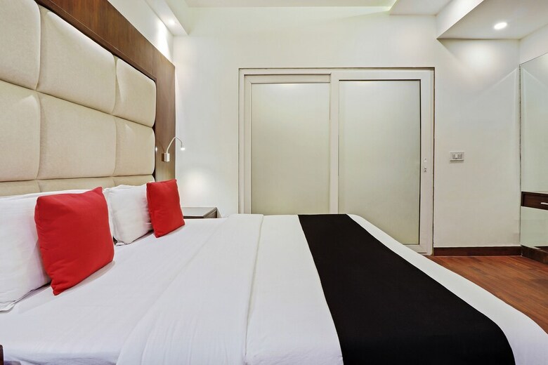 Capital O 2242 Hotel Yuvraj Deluxe