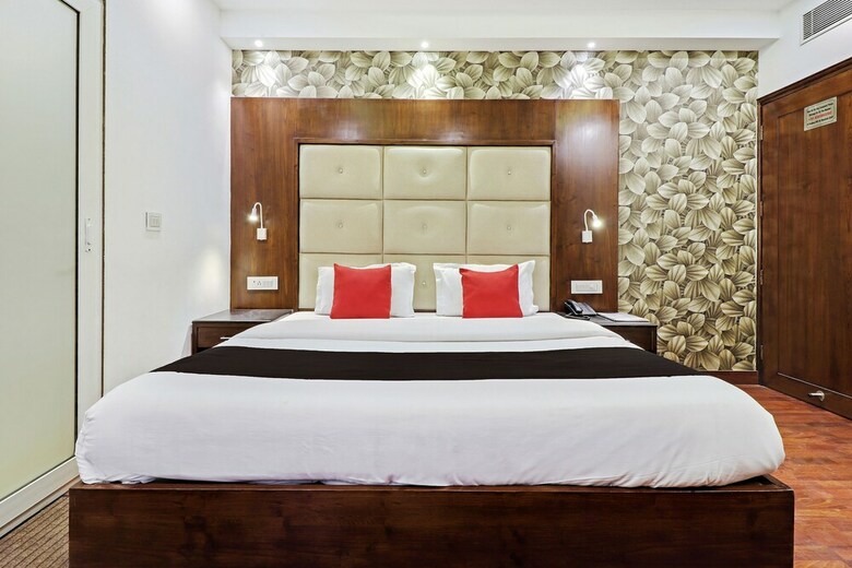 Capital O 2242 Hotel Yuvraj Deluxe