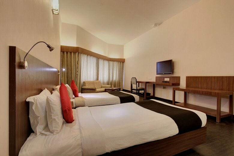 Capital O 22798 The Hans Hotel