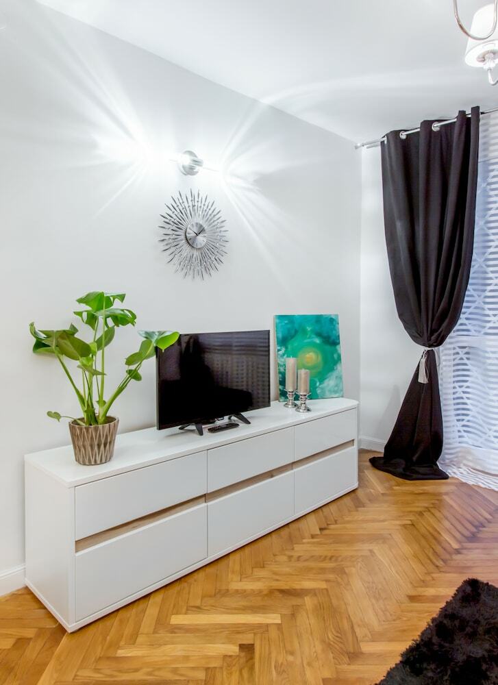 Clicktheflat Old Town Apartment