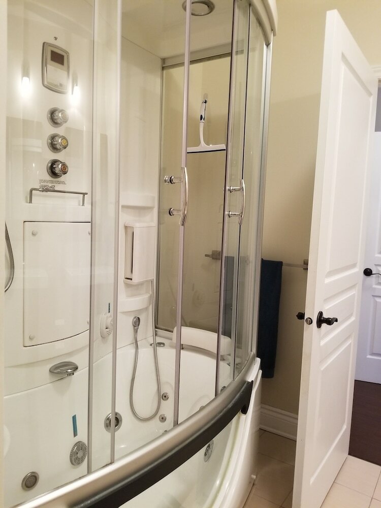 Le Champlain Condo 102