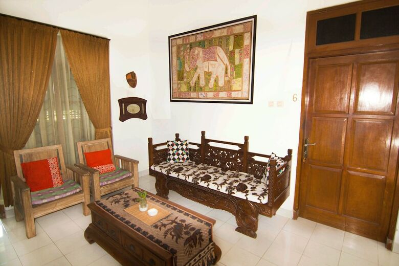 Hostal Oyo 244 Griya Cemara Homestay