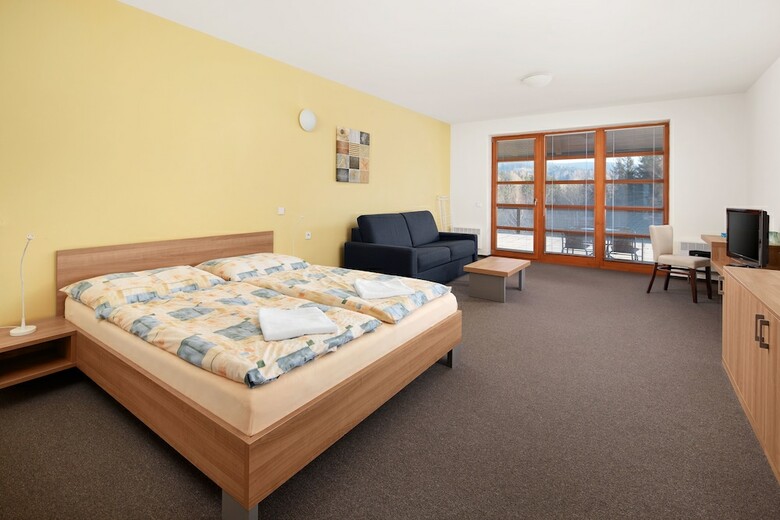 Wellness Hotel ?�?ky