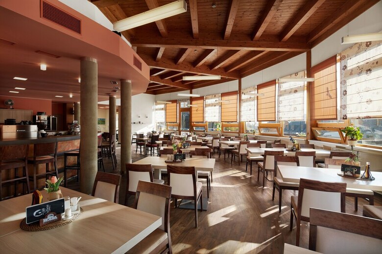 Wellness Hotel ?�?ky
