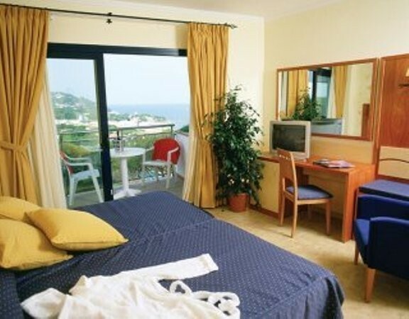Hotel Garb�