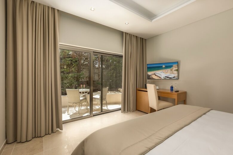 Hotel Caneiros Luxury House & Suites