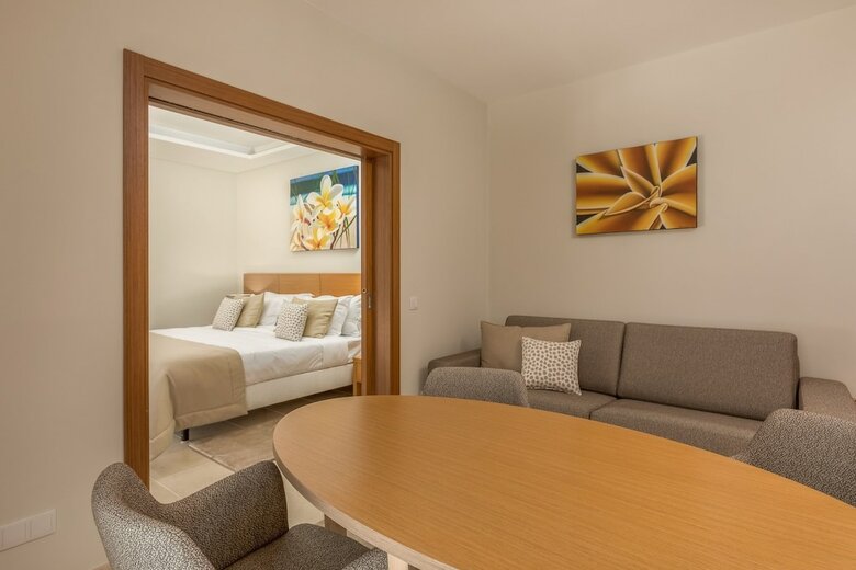 Hotel Caneiros Luxury House & Suites