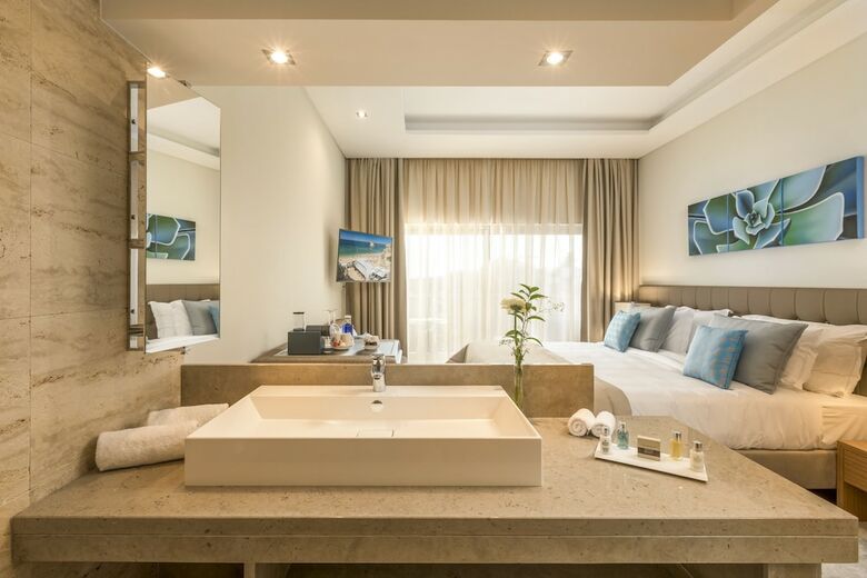 Hotel Caneiros Luxury House & Suites