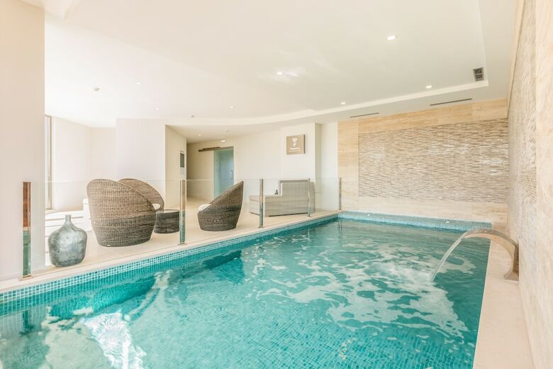 Hotel Caneiros Luxury House & Suites
