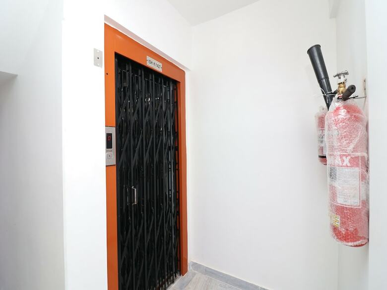 Hotel Oyo 23229 The White Heaven