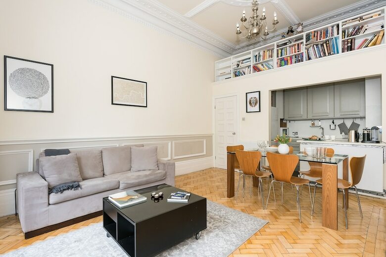 2 Bedroom Apartment In Nottinghill