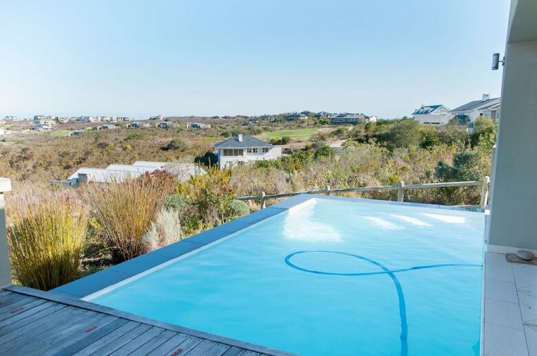 Villa 9 Sheerline