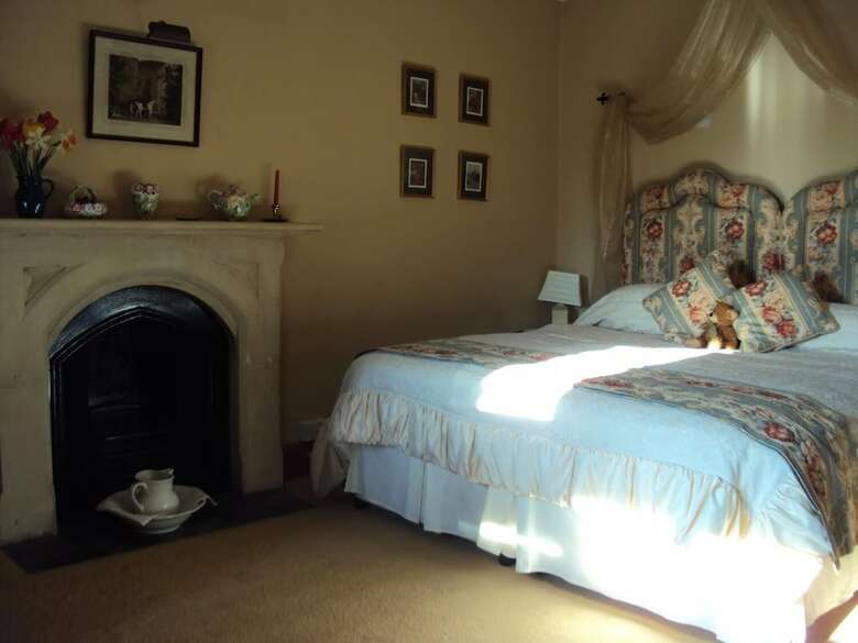 Bed & Breakfast Lullington House
