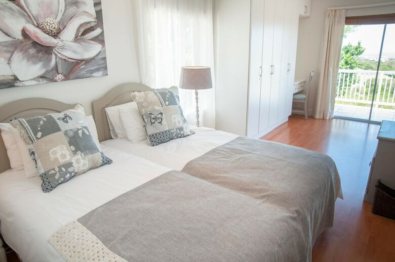 Villa 8 Sheerline