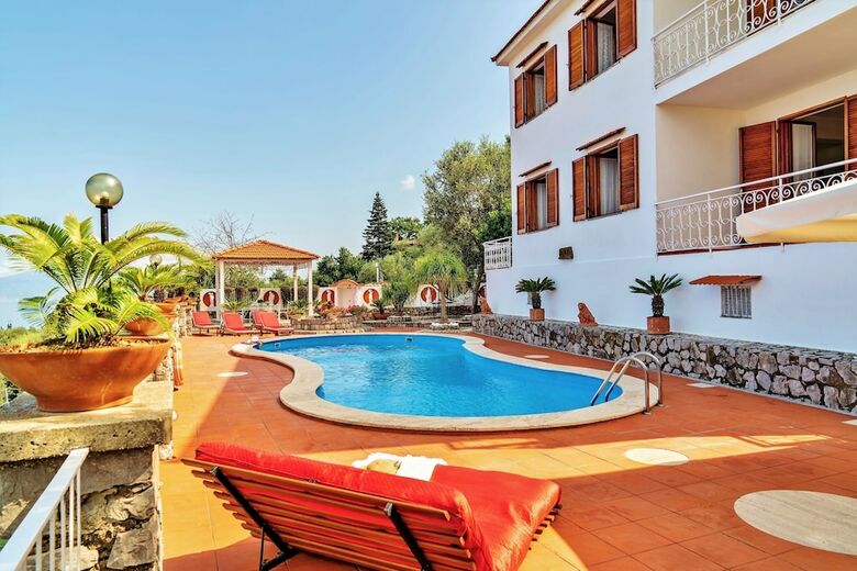 Villa Sara - Stunning Sea View With Private Swimming Pool