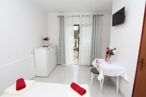Apartments Divna