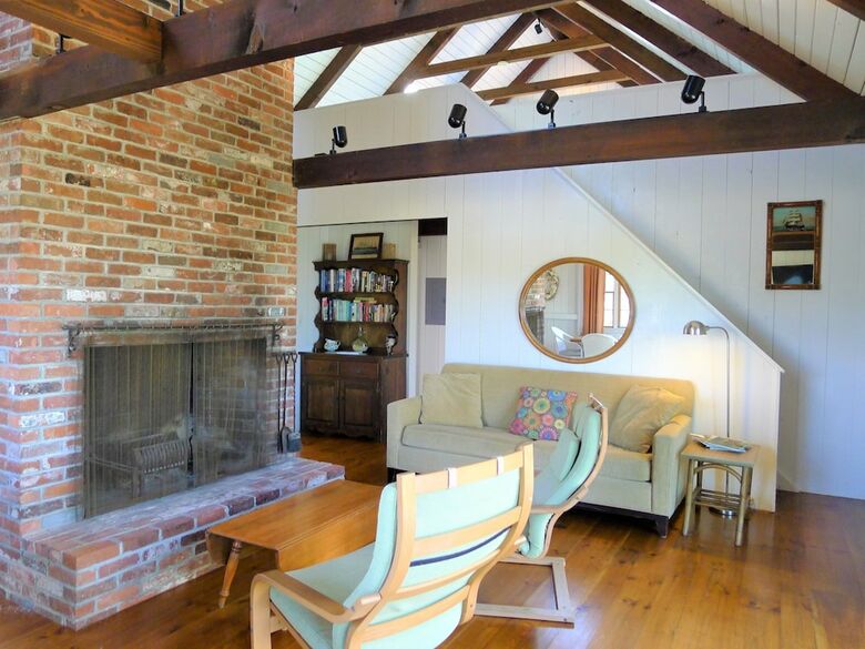 345 Harmes Way - 3 Bedroom House