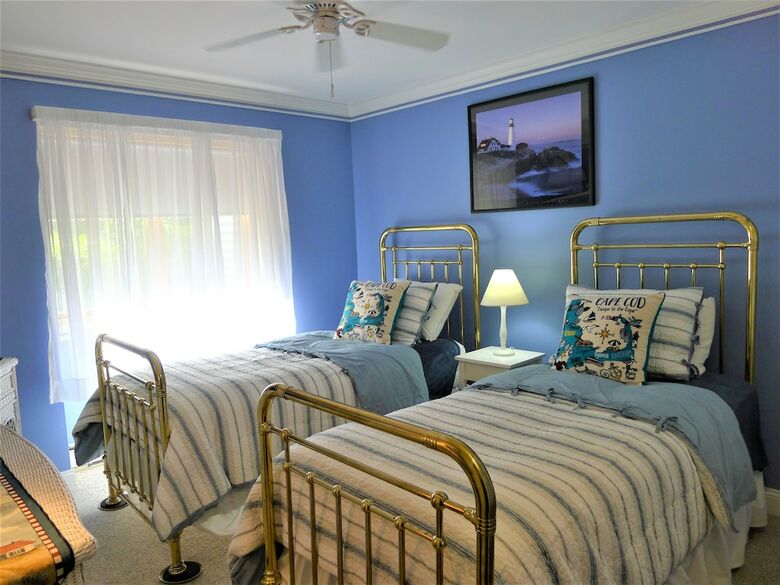 112 Chilton - 2 Bedroom Condo