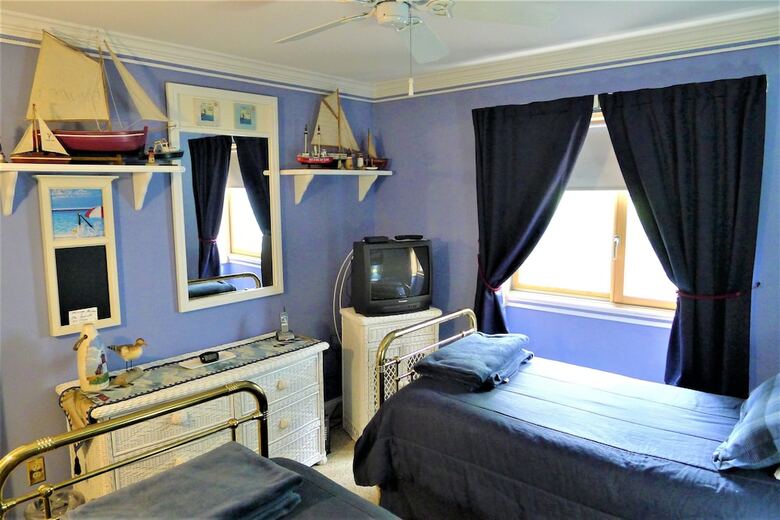 112 Chilton - 2 Bedroom Condo
