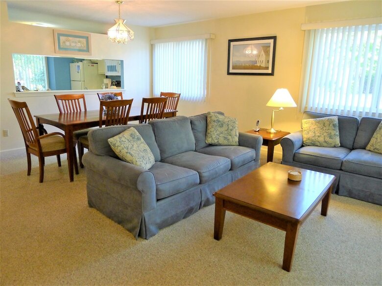 10 Gray - 2 Bedroom Condo