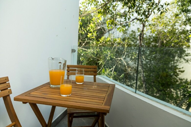 Quinto Sol Luxury Apartments By Mikitito Rentals
