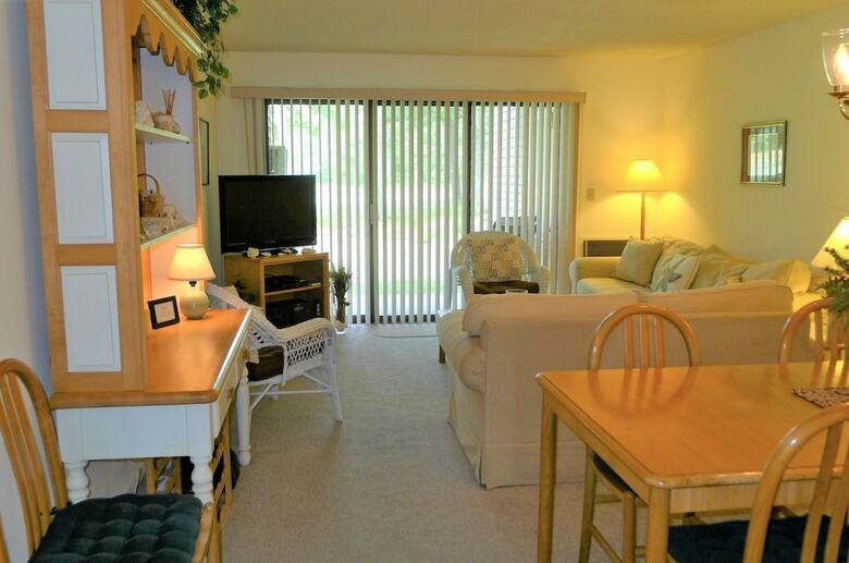 96 Eaton - 2 Bedroom Condo