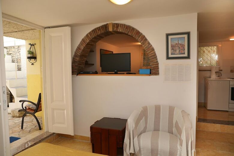 Apartments Knezovic