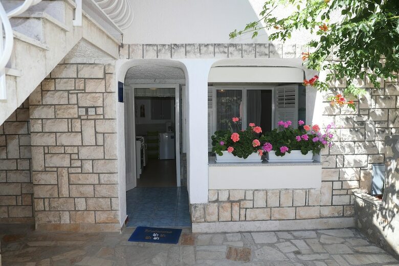Apartments Knezovic