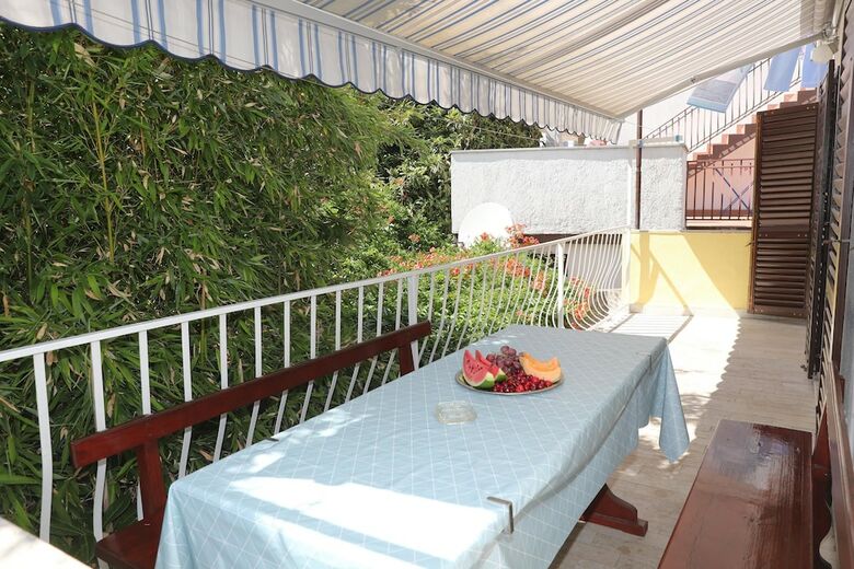 Apartments Knezovic