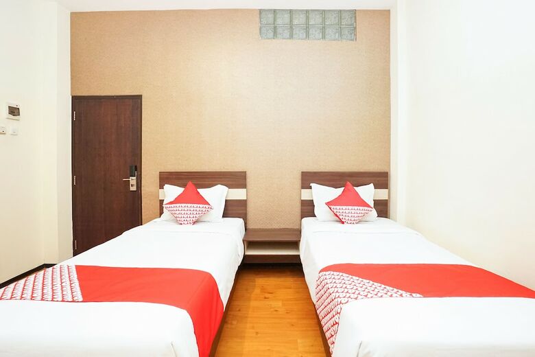 Hostal Oyo 275 Hotel Kita