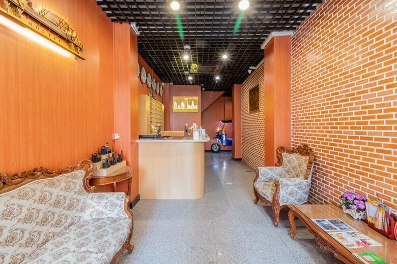 Hostal Phranakhon Hostel