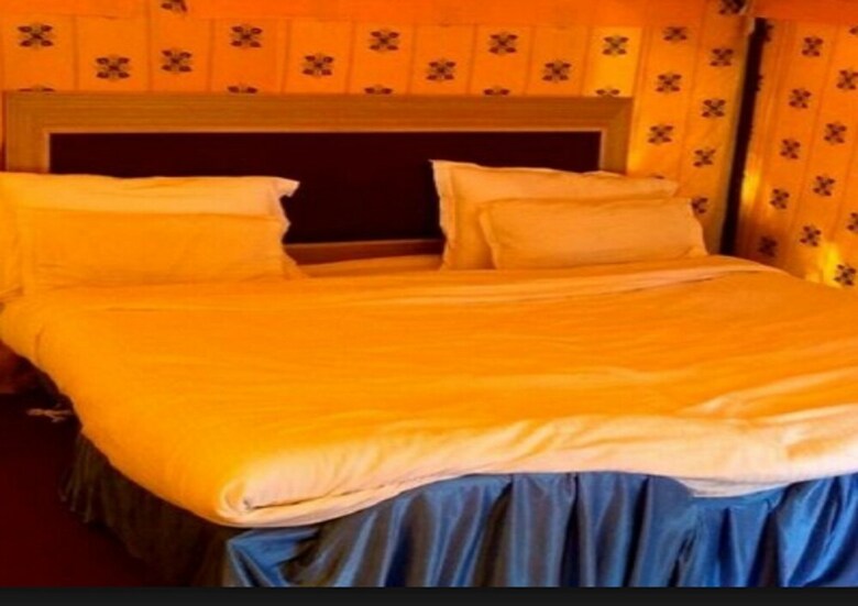 Hotel Pangong Escapes Camps